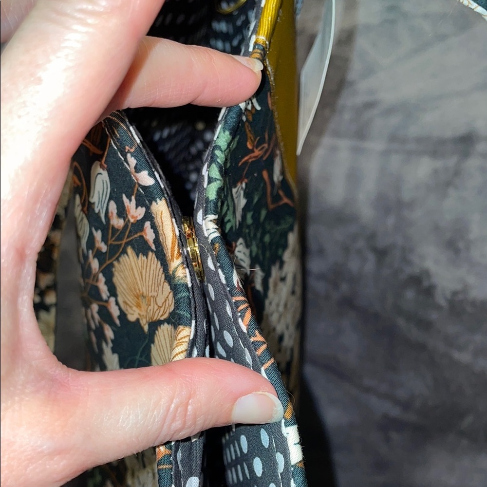 Floral Tote - Little Man Handbags - Picture 6 of 10